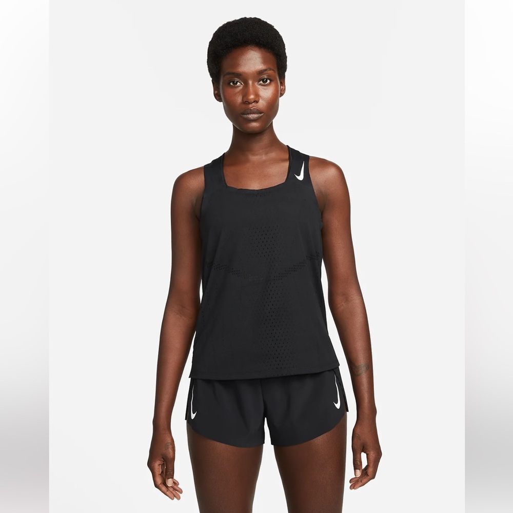 NWT Nike Women’s Aeroswift Tank Top in color black size large